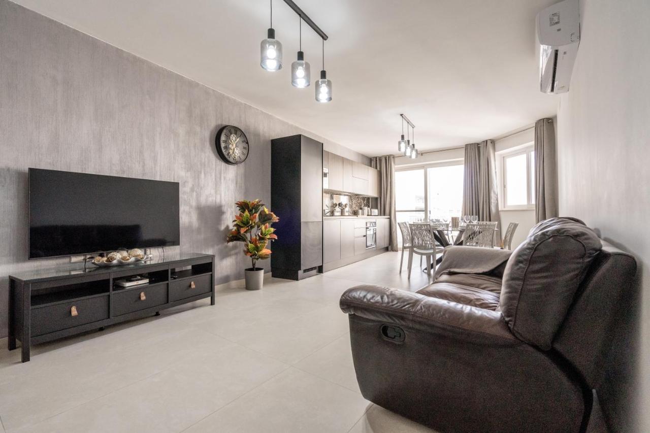 Brand New 3Br Apartment Close To All Amenities خليج سانت بول المظهر الخارجي الصورة
