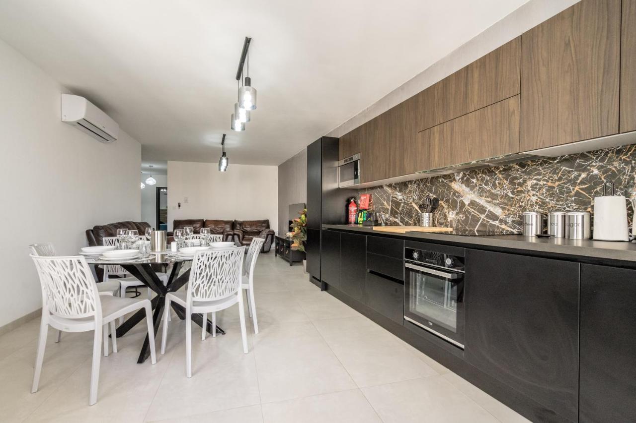 Brand New 3Br Apartment Close To All Amenities خليج سانت بول المظهر الخارجي الصورة